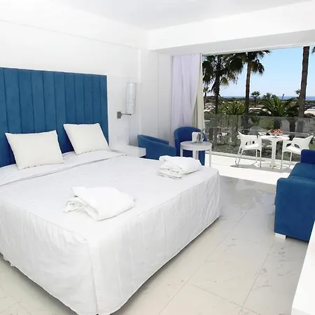 Fit And Padel Paradise Escape-sun, Sea And Padel Hotel
